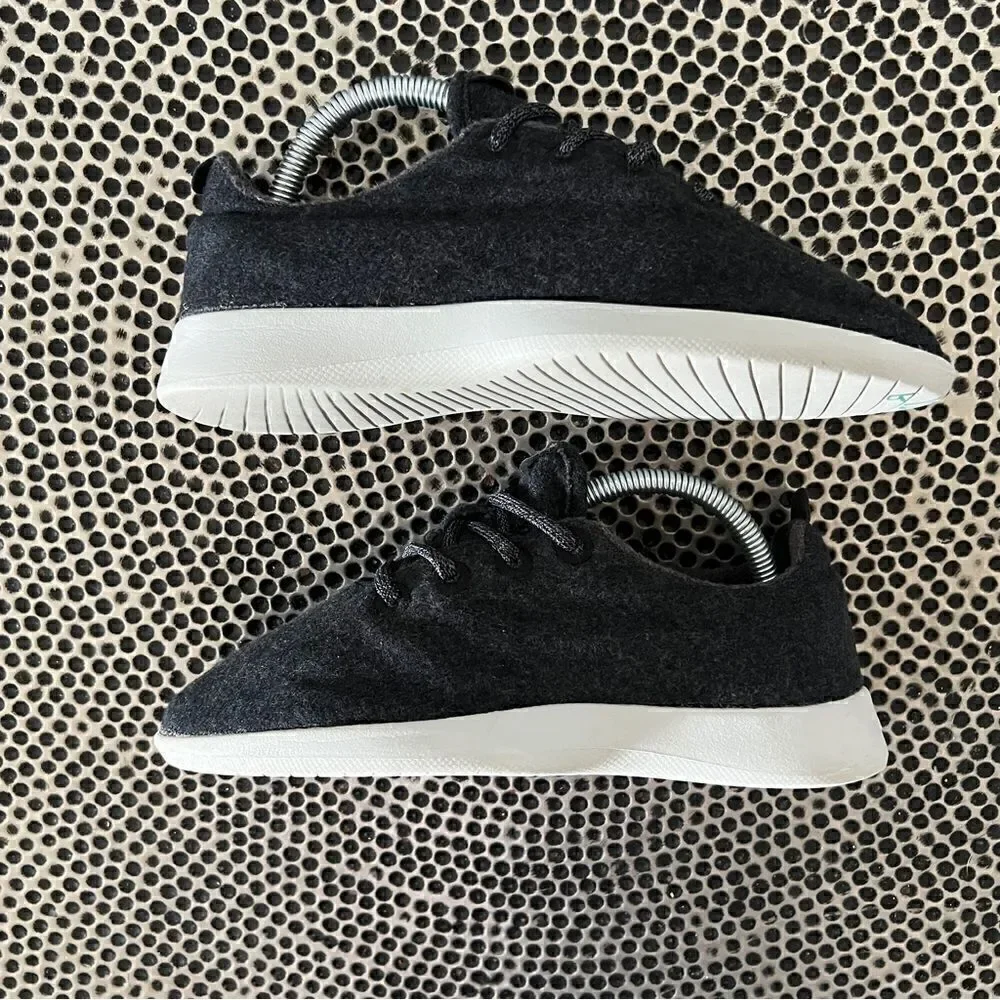 Allbirds women’s size 8 gray wool runners.